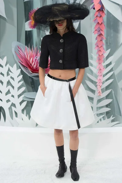 Look 14